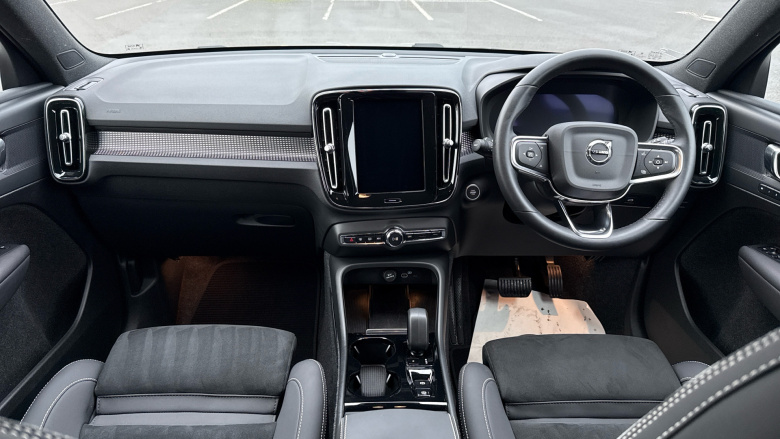 Volvo XC40 2.0 B3P Plus Dark 5dr Auto Petrol Estate